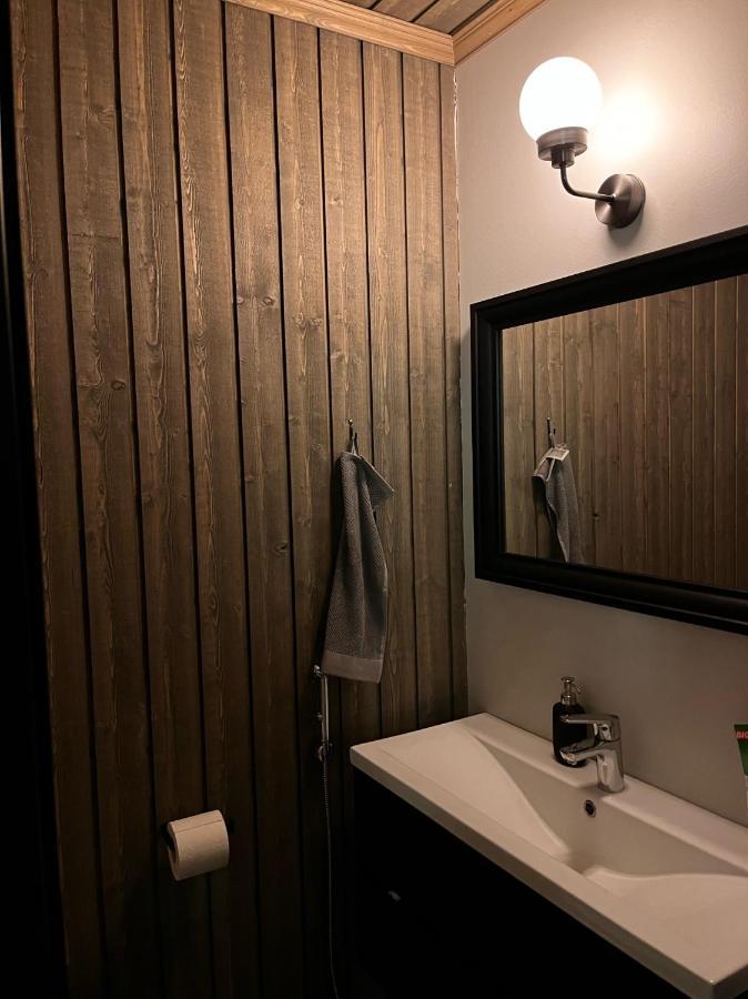 Porthos Ski-in With Private Hot Tub And Sauna In Lapland *