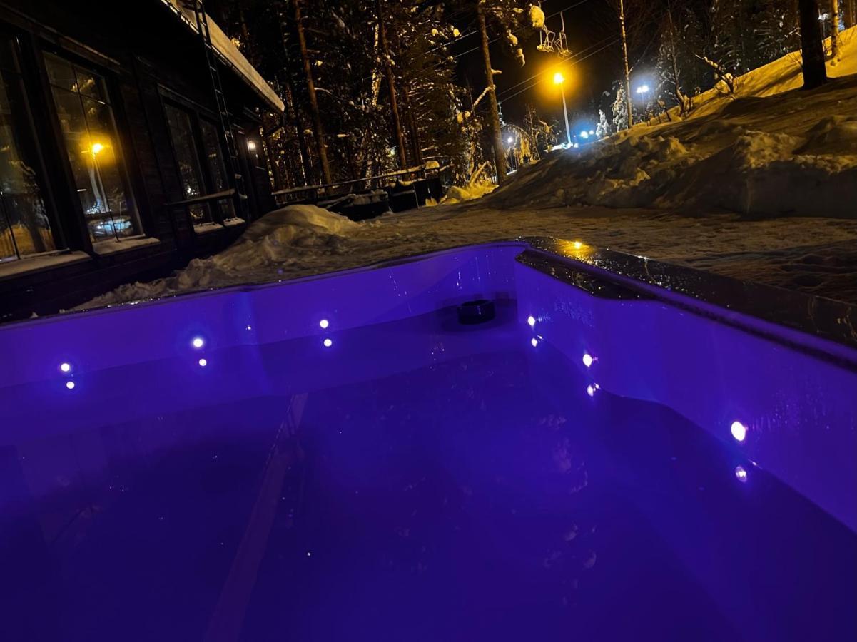 Porthos Ski-in With Private Hot Tub And Sauna In Lapland Chalet Pyhatunturi