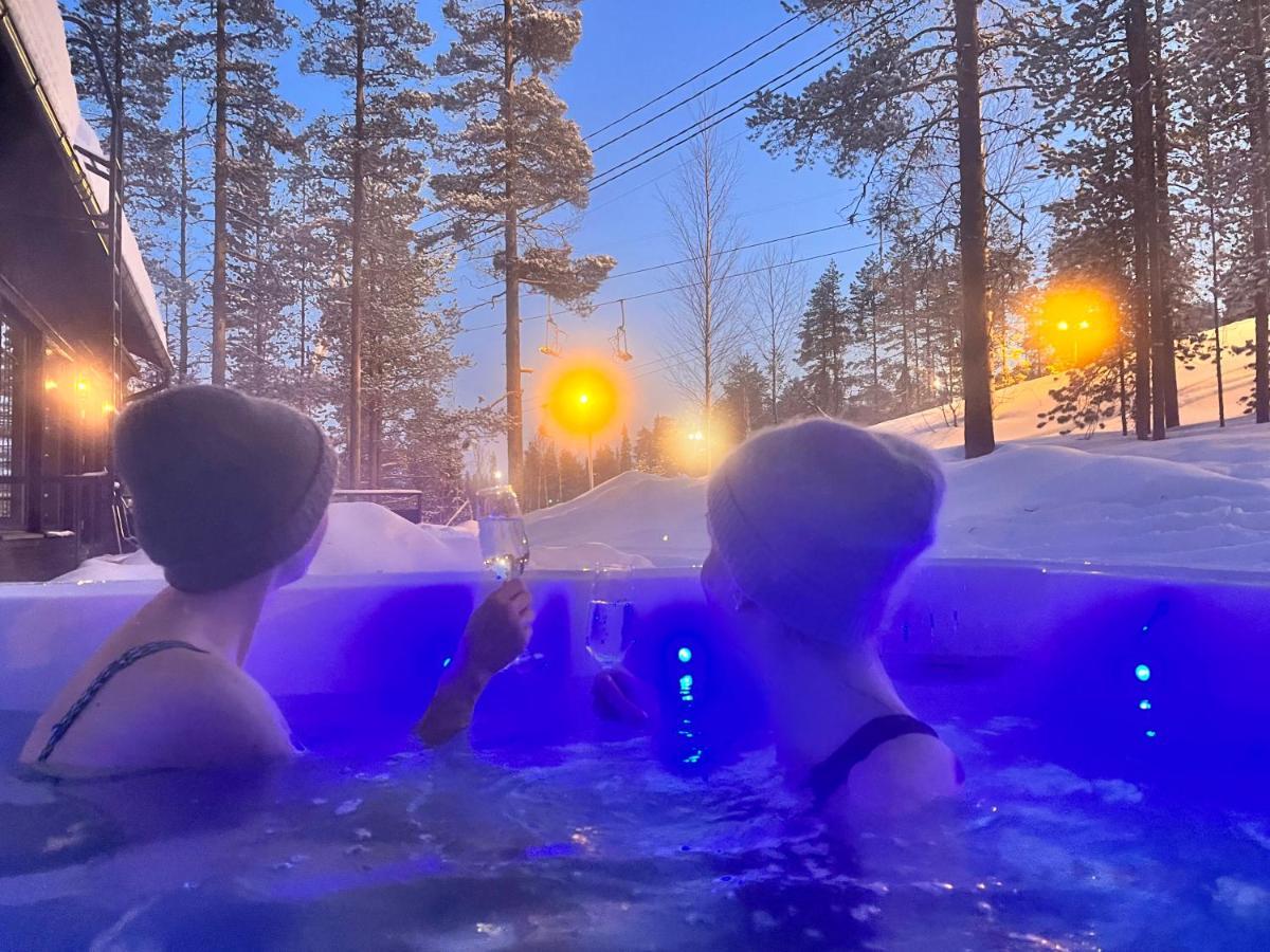 Porthos Ski-in With Private Hot Tub And Sauna In Lapland Pyhatunturi